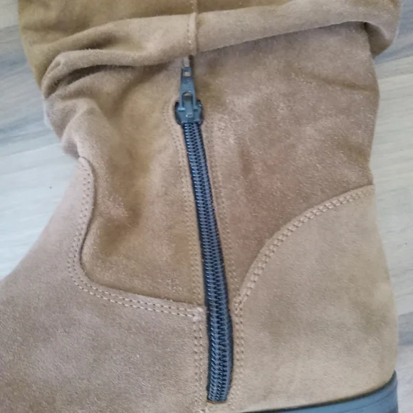 Boots - Picture 6 of 6